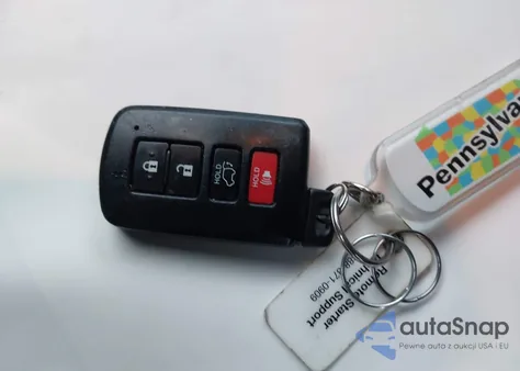 2016 Toyota Highlander Xle V6 z USA, uszkodzony, nr VIN 5TDJKRFH3GS338760